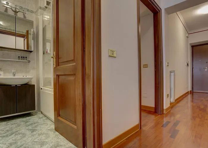 Colosseo Mecenate 77 - And